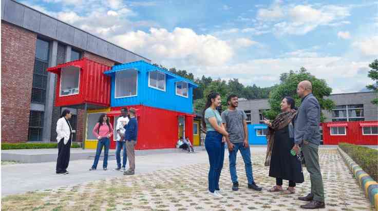 Factors to consider when choosing a university