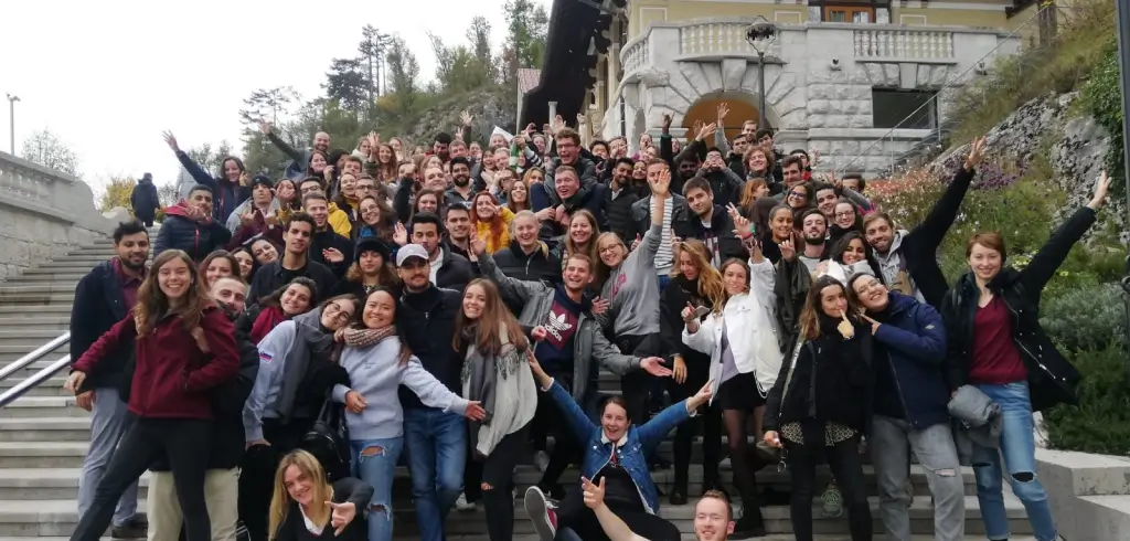 6 ways a student exchange program can help you in your career