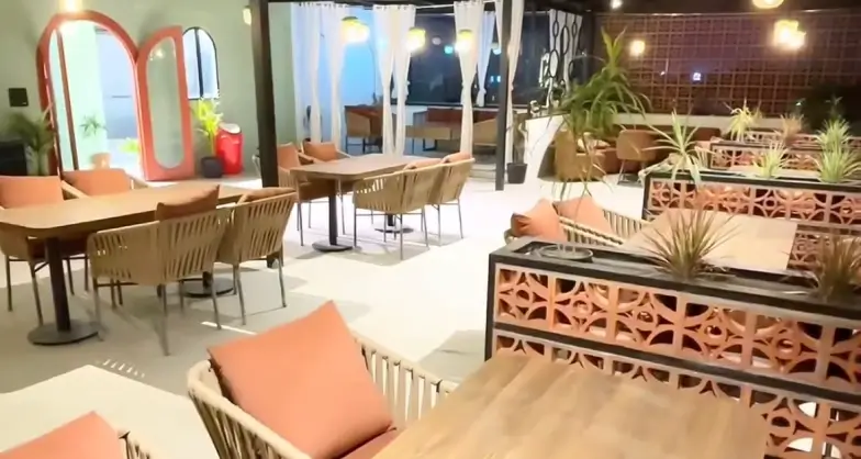 Mitroz (Restaurant & Café)