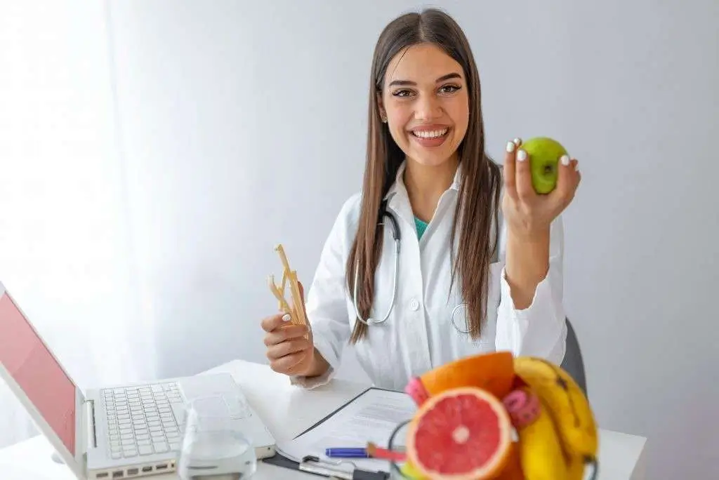 How to become a nutritionist