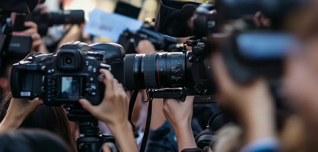 The Impact of Social Media on Journalism: A Double-Edged Sword